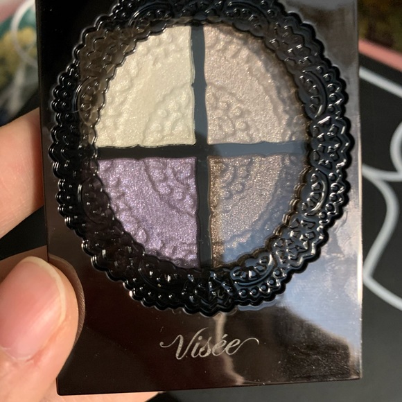 3/$20 Visee quad eyeshadow palette PU4